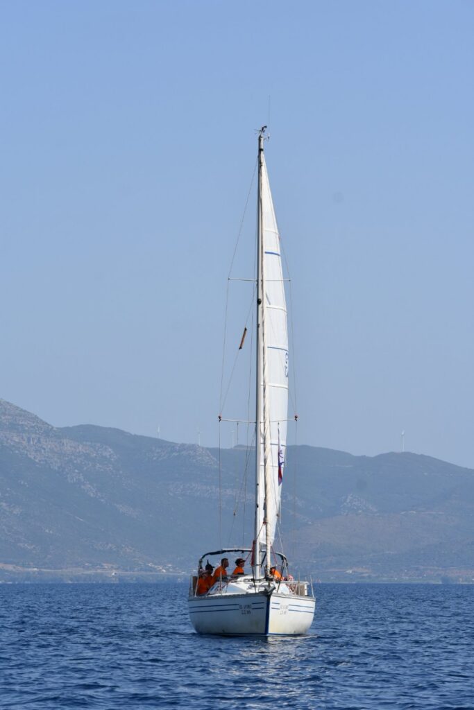 Σκάφος σε ιστιοδρομία της 31ης Διεθνούς Ιστιοπλοϊκής Εβδομάδας Ιονίου, 2021