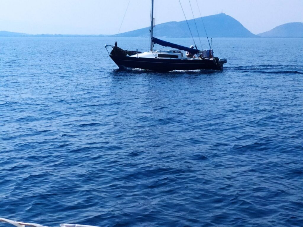 Σκάφος σε ιστιοδρομία της 31ης Διεθνούς Ιστιοπλοϊκής Εβδομάδας Ιονίου, 2021