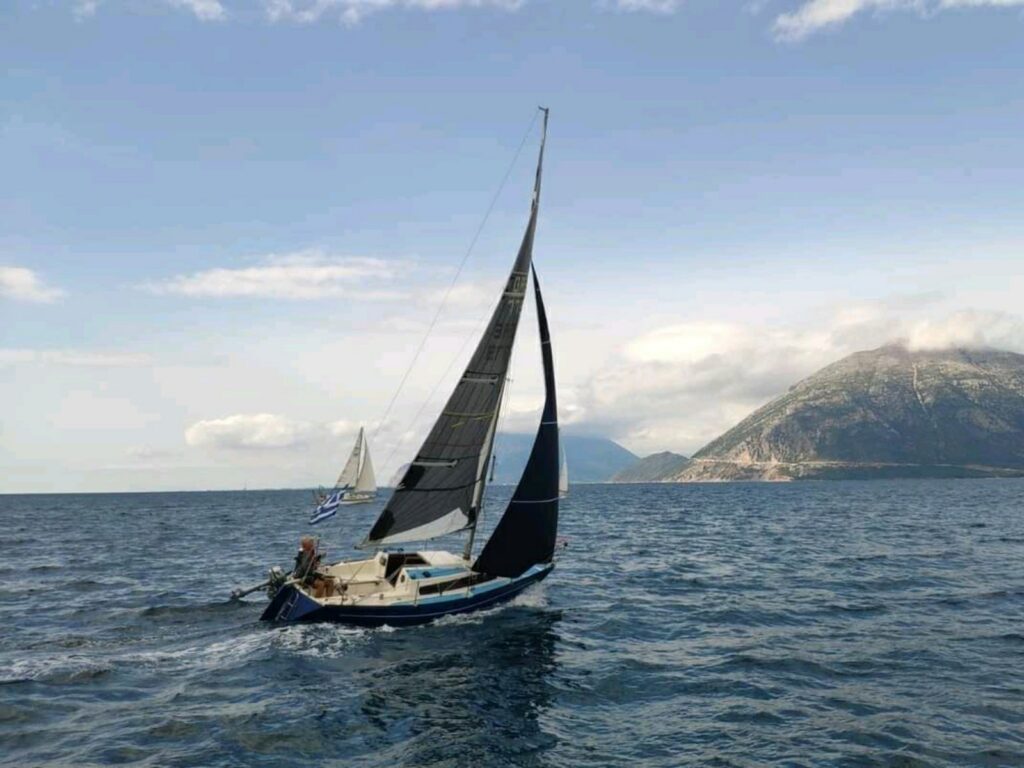 Σκάφος σε ιστιοδρομία της 31ης Διεθνούς Ιστιοπλοϊκής Εβδομάδας Ιονίου, 2021
